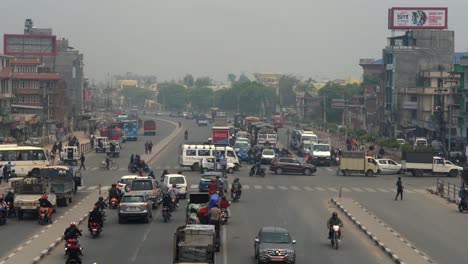Kathmandu,-Nepal---5.-April-2021:-Die-Belebten-Straßen-Und-Der-Smog-Der-Stadt-Kathmandu-In-Nepal
