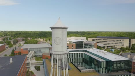 Langsame-Luftaufnahme-Des-Marston-Water-Tower