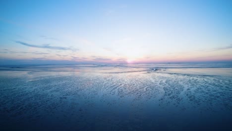 Drohnenflug-über-Der-Nordsee-Nach-Sonnenuntergang