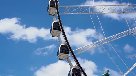 close-up-shot-of-brisbane-wheel,-brisbane-eye-during-daytime-on-weekend