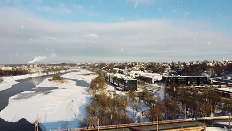 Bürogebäude-Kauno-Dokas-Und-Vileisis-Brücke-Bei-Schneefall