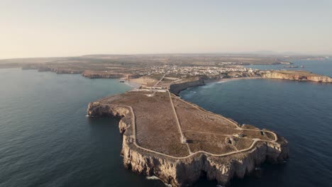 Drone-shot-of-sagres-viewpoint-and-museum-in-the-cape,-Portugal