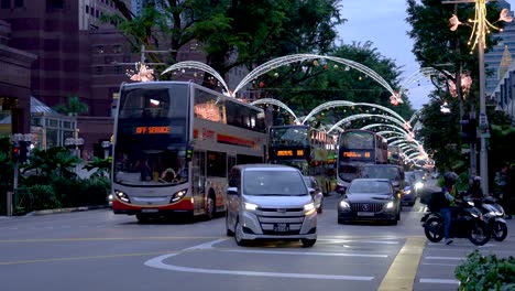 Lichter-Und-Weihnachtsdekorationen-An-Der-Orchard-Road,-Festtage-2021,-Singapur