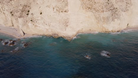Klippenabschnitt-Und-Einsame-Strände-Von-Porto-Katsiki-Auf-Der-Ionischen-Insel-Lefkada,-Griechenland