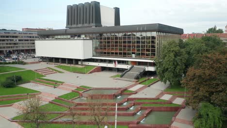 AERIAL:-Flying-Towards-Lithuanian-National-Opera-and-Ballet-Theatre-in-Vilnius-on-a-Bright-Sunny-Day