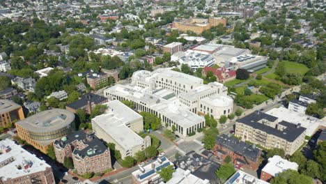 Filmische-Ansicht-Des-Gebäudes-Auf-Dem-Campus-Der-Harvard-University