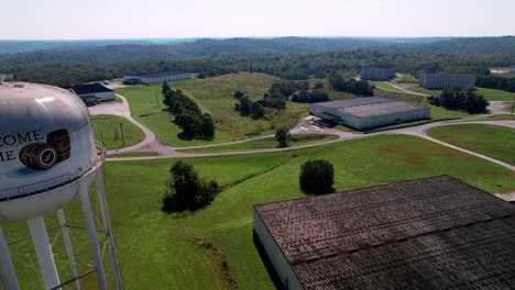 Tanque-De-Agua-Aérea-Destilería-De-Pavo-Salvaje-Cerca-De-Lawrenceburg-Kentucky