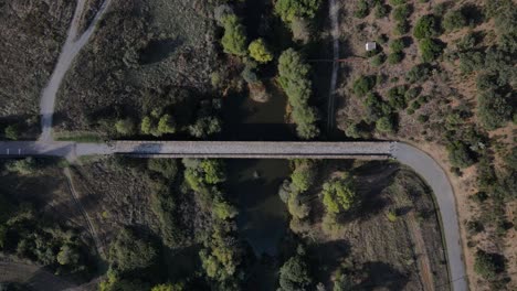 Römische-Steinbrücke-über-Den-Fluss-Seda,-Vila-Formosa-In-Portugal