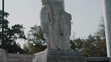 Primer-Plano-Del-Monumento-De-Los-Heroicos-Cadetes-En-El-Parque-De-Chapultepec-En-La-Ciudad-De-México