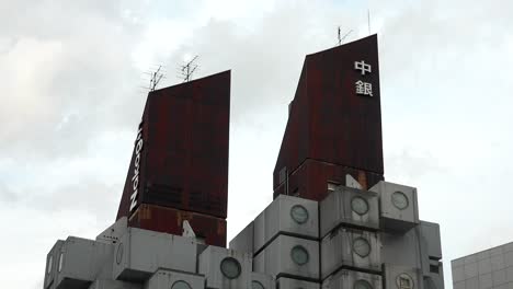 Demolition-works-continue-at-Tokyo's-iconic-Nakagin-Capsule-Tower-in-Ginza-on-April-16,-2022,-in-Tokyo,-Japan