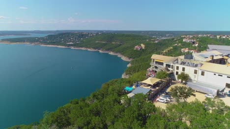 Una-Vista-Espectacular-Del-Lago-Travis-Con-Restaurantes-En-Su-Acantilado