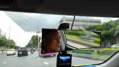 Tomar-El-Taxi-En-Bangkok-Durante-La-Hora-Pico-Puede-Ser-Una-Experiencia-Horrible