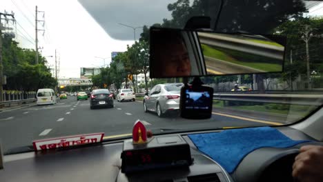 Taking-the-taxi-in-Bangkok-during-the-rush-hour-can-be-a-horrible-experience