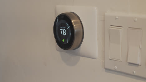 Changing-the-temperature-on-a-smart-thermostat