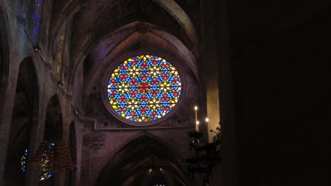 Enthüllung-Eines-Glasfensters-In-Der-Kathedrale-Santa-Maria-Von-Palma