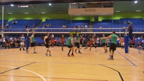 Schuss-Von-Volleyballspielern-über-Jahren,-Die-Sich-Im-World-Master-Game-Im-Waitakere-Trust-Stadium-Versammeln