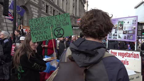 People-give-away-free-vegetarian-food-away-during-the-People's-Vote-protests-in-London,-UK