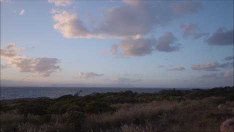 Zeitrafferaufnahme-Des-Weiten-Blicks-Auf-Den-Sonnenaufgang-In-Gordons-Bay