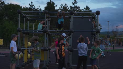 A-Metal-Bar-Obstacle-Course-For-Parkour-Training-In-A-Workout-Park-In-Cluj,-Romania---Wide-Shot