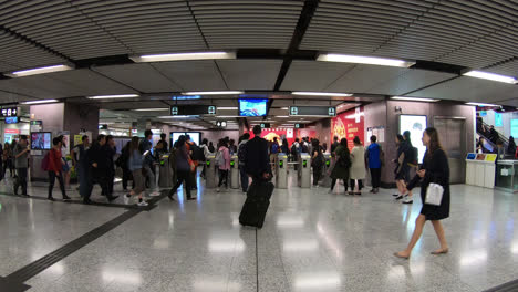 Hong-Kong-China,-circa-:-crowded-people-in-Hong-Kong-Subway