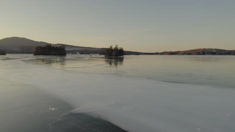 Sonnenuntergang-Auf-Dem-Zugefrorenen-Moosehead-Lake