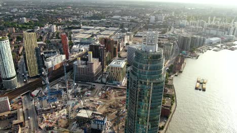 Panning-shot-of-building-in-City-of-London