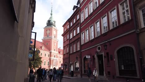 Das-Königliche-Schloss-Von-Warschau-Aus-Einer-Wunderschönen-Gasse-In-Warschau-Steht-Auf-Der-Liste-Des-UNESCO-Weltkulturerbes