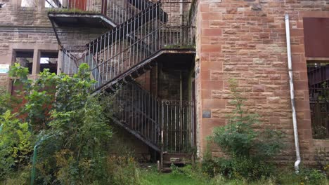 Externe-Feuerleitertreppe-Im-Hartwood-Hospital