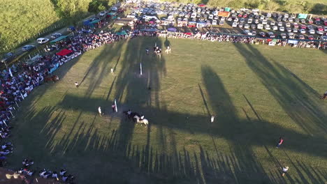 Luftaufnahme-Eines-Traditionellen-Dressurreitwettbewerbs-In-Der-Provinz-Santa-Fe,-Argentinien