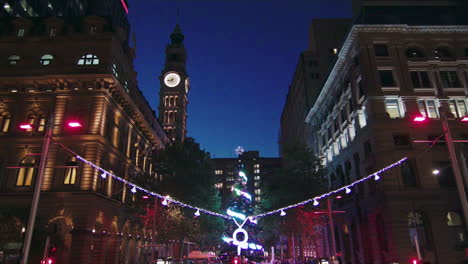 Eine-Feiertagsfeier-Mit-Lichtern-Und-Dekorationen-Für-Weihnachten-In-Sydney,-Australien