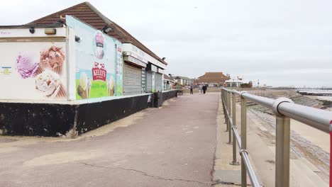 Heruntergekommene-Strandpromenade-In-Einer-Englischen-Küstenstadt