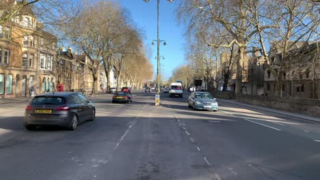 Being-a-relatively-small-university-city,-Oxford-still-has-a-bit-of-traffic-in-St-Giles-St,-which-runs-straight-to-downtown-Oxford