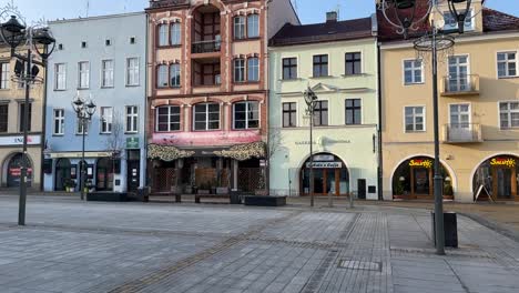 Gliwice,-Śląskie,-Polen,-11.-Januar-2021-–-Diaansicht-Des-Marktplatzes-Von-Gliwice-Mit-Leerem-Weg-Während-Der-Pandemie
