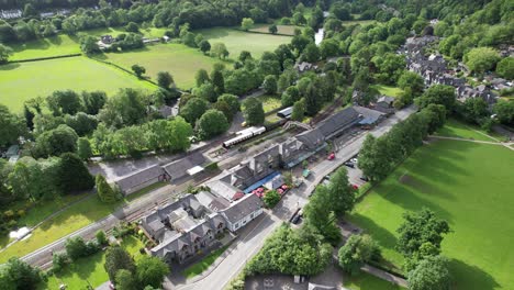 Estación-De-Tren-Bettus-Y-Coed-Al-Norte-De-Gales,-Reino-Unido-Vista-Aérea-De-Drones