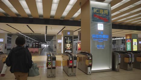 Ticket-Gates-of-Osaka-Abenobashi-Kintetsu-Station