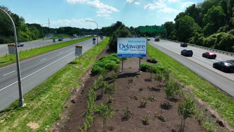 Welcome-to-Delaware-sign-along-interstate-highway