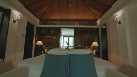 Una-Hermosa-Habitación-De-Huéspedes-En-Un-Complejo-Tropical-Con-Arquitectura-Indochina