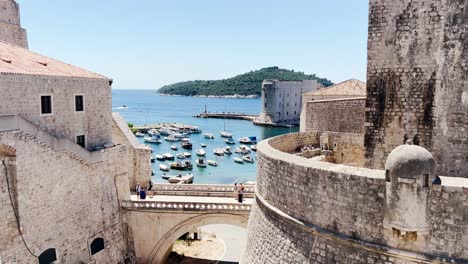 Entrance-to-the-old-town-walls