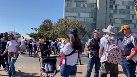 the-pro-gun-protest-in-the-city-of-brasilia-as-the-Brazilian-president-bolsonario-signed-a-decree-making-it-easier-for-Brazilians-to-keep-weapons-at-home