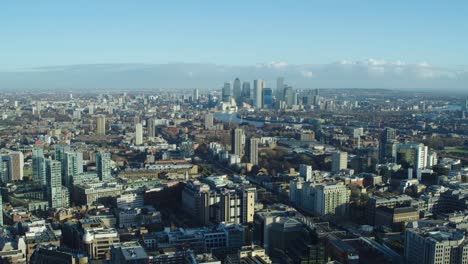 Aerial-establishing-shot-of-London-skyline-featuring-Canary-Wharf
