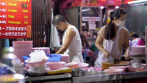 Estrella-Michelin-Vendedor-De-Comida-Callejera-Cocinando-Kway-Chap-Comida-En-Yaoearaj-Road-Chinatown