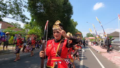 A-parade-of-palace-soldiers-who-go-hand-in-hand