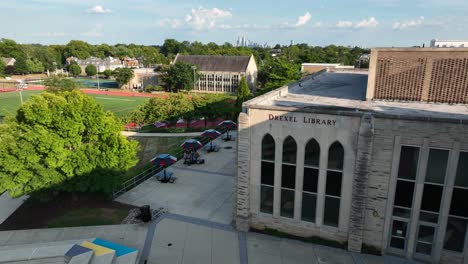 Drexel-Bibliothek-Auf-Dem-Campus-Von-Saint-Joe