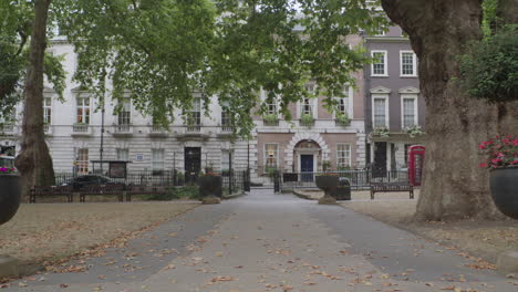 Beautiful-green-park-in-Central-London