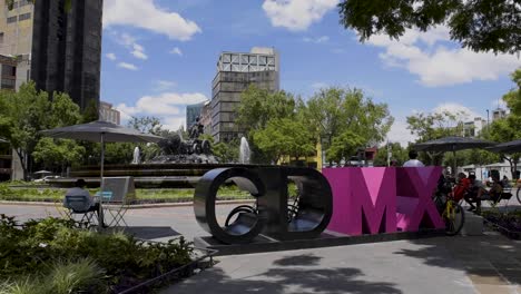 Calles-Y-Plazas-De-La-Ciudad-De-Mexico