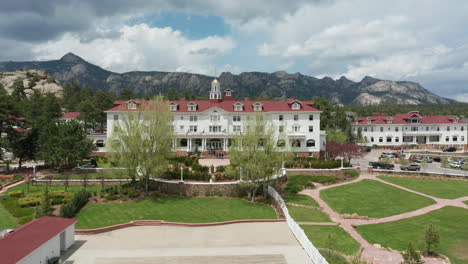 Stanley-Hotel-in-Estes-Park-Colorado-was-the-inspiration-for-the-Overlook-Hotel-from-the-Shining-and-was-used-in-the-TV-series