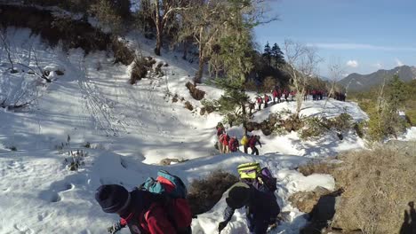 Himalayan-mountaineers-climbing-a-mountain-in-upper-Himalayas,-Uttarakhand,-India