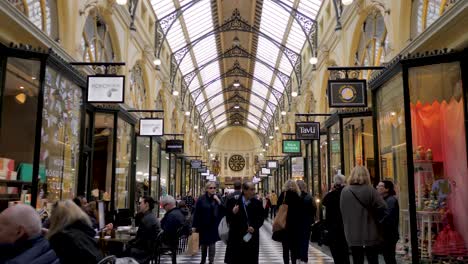 Royal-Arcade,-Melbourne,-Juli-2019-Historisches-Einkaufspassagengebäude-In-Melbourne---Beliebte-Touristenattraktion-In-Melbourne