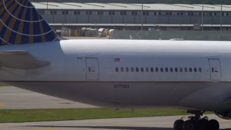 A-United-Airlines-Boeing-seven-seven-seven-at-taxiing-at-Hong-Kong-International-airport