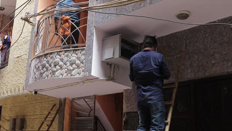 CCTV-Camera-being-installed-in-neighbourhoods-of-New-Delhi,-India